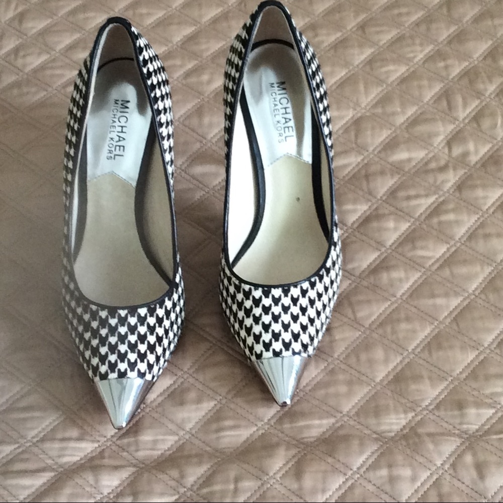 M K Shoes Zady Calfhair Houndstooth Pumps,